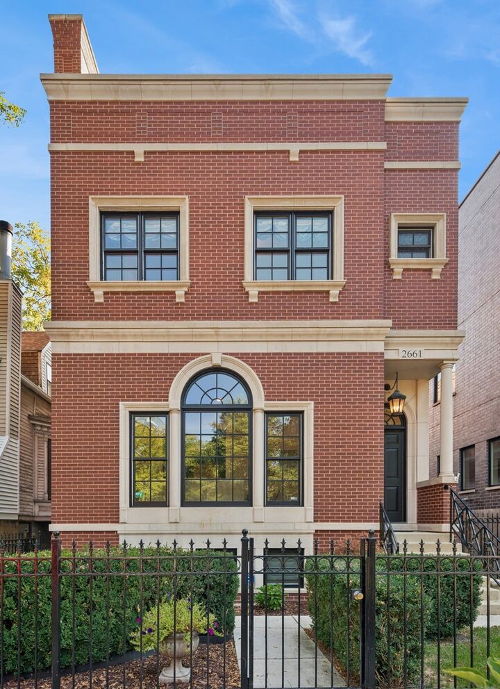 2661 N Dayton Street  Chicago IL 60614 photo
