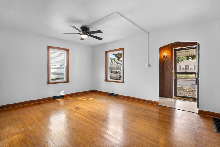 Property Photo:  1149 W Wilson Drive  IL 60901