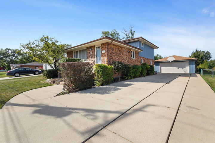 Property Photo: 14632 Kostner Avenue IL 60445