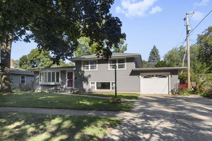 Property Photo: 324 Alma Terrace IL 60013