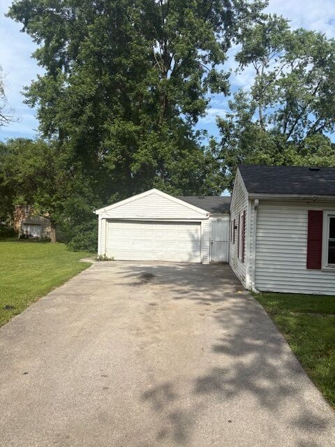 Property Photo: 16751 Western Avenue IL 60429