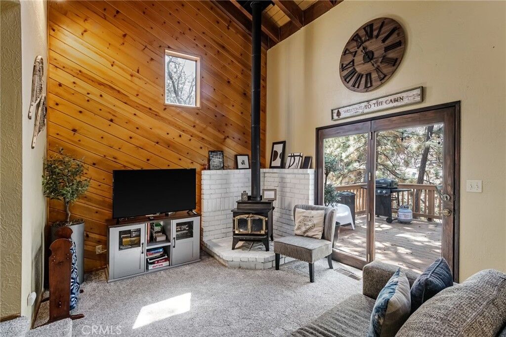 Property Photo:  689 Butte Avenue  CA 92314 