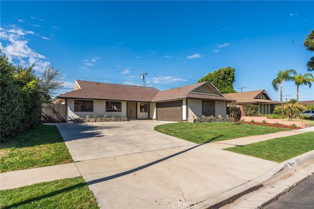 Property Photo:  805 Vinemead  CA 90601 