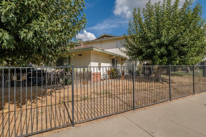 Property Photo:  922 Carro Drive  CA 95825 