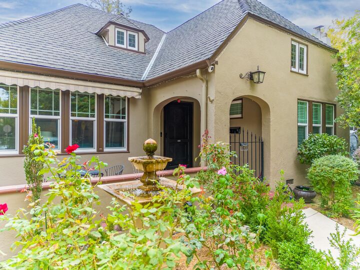 Property Photo: 2620 Marshall Way CA 95818