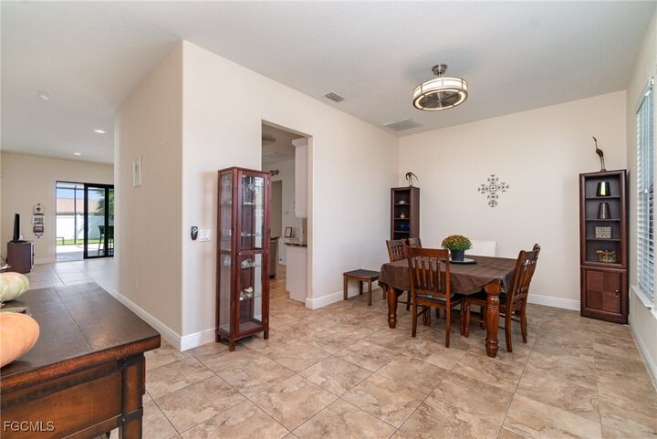 Property Photo:  3137 SE 8th Avenue  FL 33904 