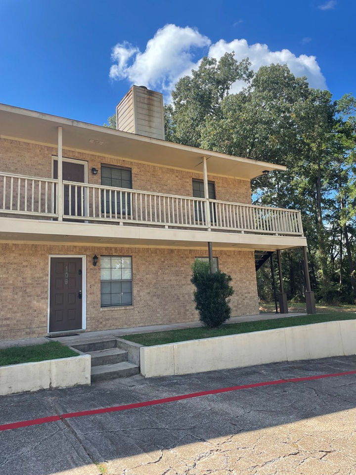 Property Photo:  1600 Martinsville #110  TX 75961 