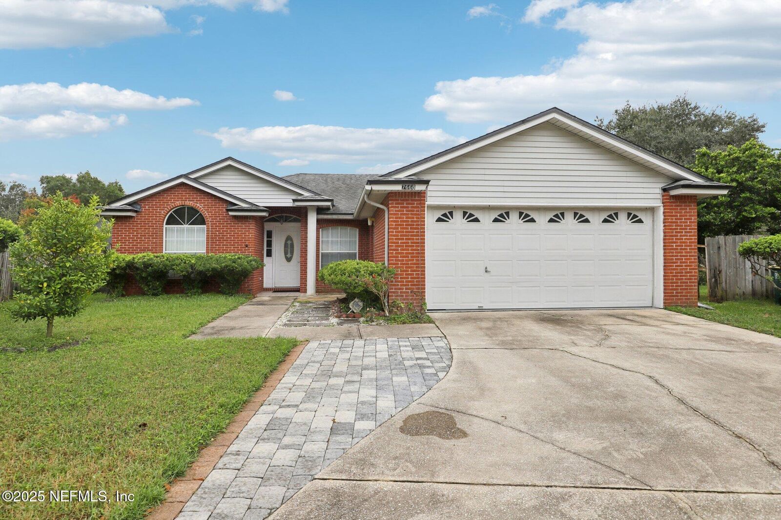 Property Photo:  7668 Fawn Lake Drive N  FL 32256 