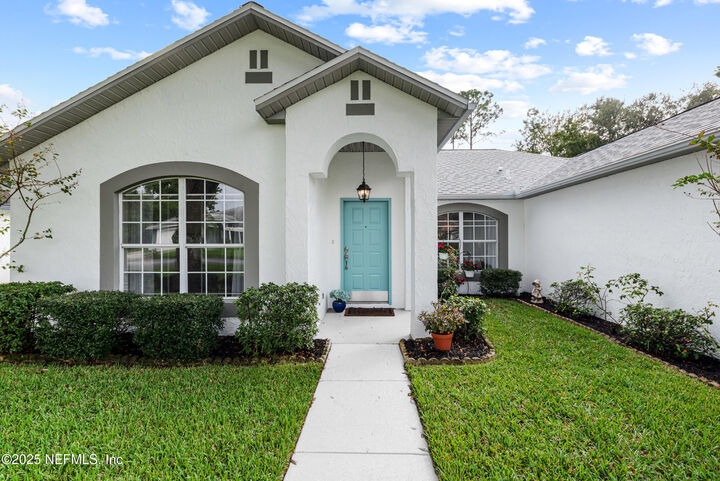 Property Photo: 13042 Viburnum Drive N FL 32246