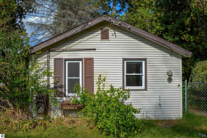 Property Photo: 3208 N Four Mile Road MI 49686