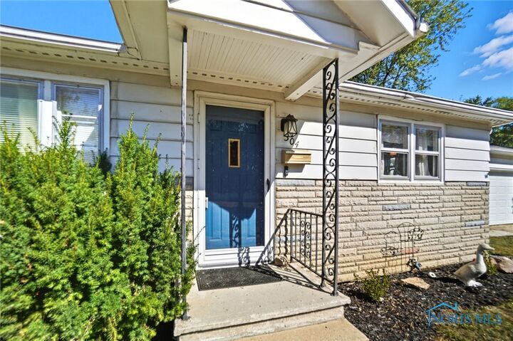 Property Photo:  304 Prentiss Avenue  OH 45840 