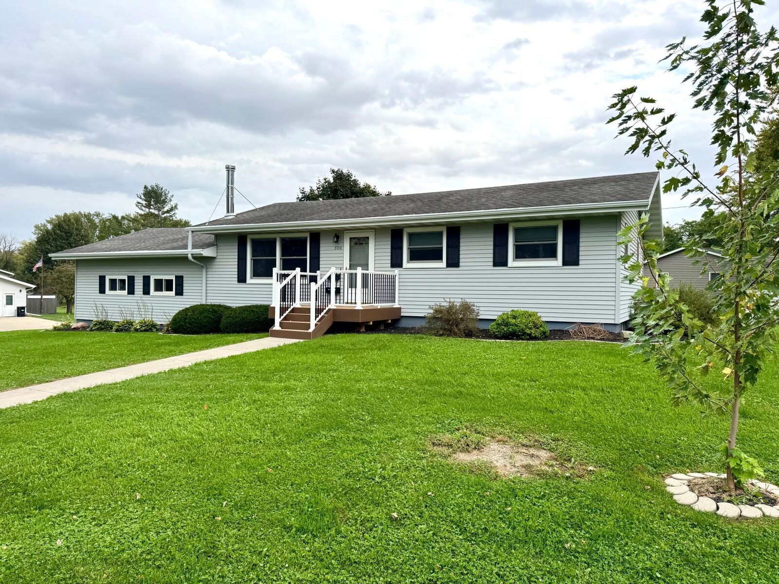 Property Photo:  506 7th Street NE  MN 55976 
