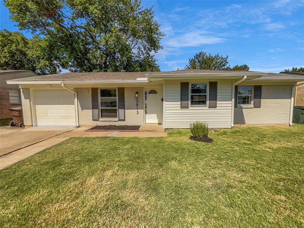 Property Photo:  2813 E 15th Street  TX 75074 