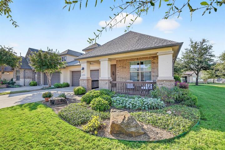 Property Photo: 12513 Soapstone Drive TX 76207