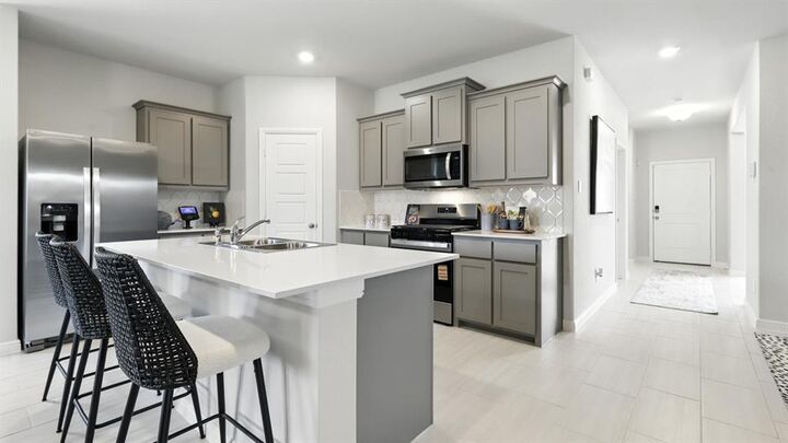 Property Photo:  533 Pendleton Avenue  TX 76059