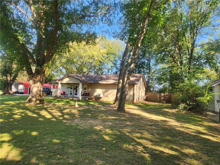 Property Photo: 110 E Walker Street AR 72949