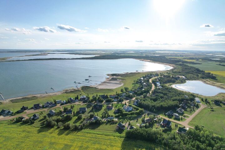 Property Photo:  SW-18-41-20-W4 Range Road 210  AB T0B 0H0 
