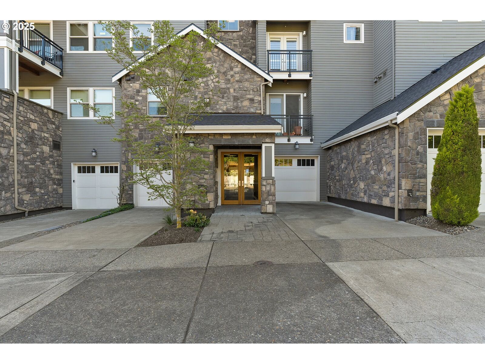 Property Photo:  11525 SE Bateleur Way  OR 97086 