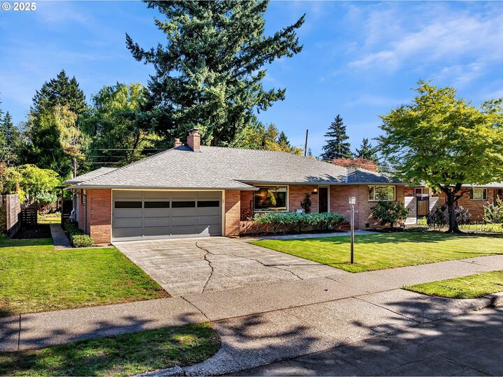 Property Photo: 1130 NE 108th Ave OR 97220