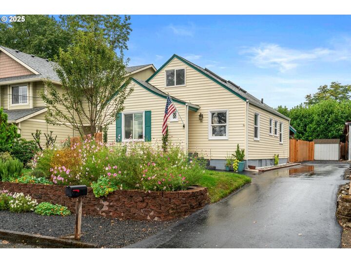741 SE Tampa St  Camas WA 98607 photo
