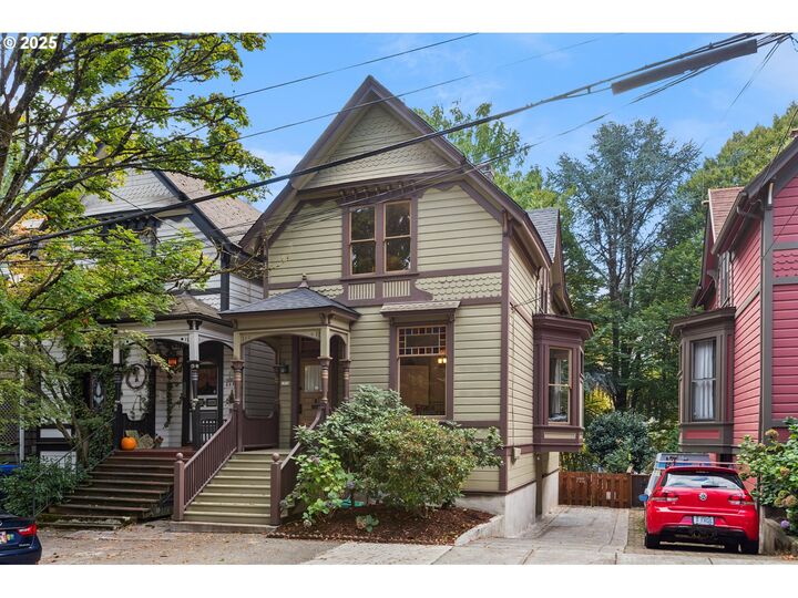 1916 SW Madison St  Portland OR 97205 photo