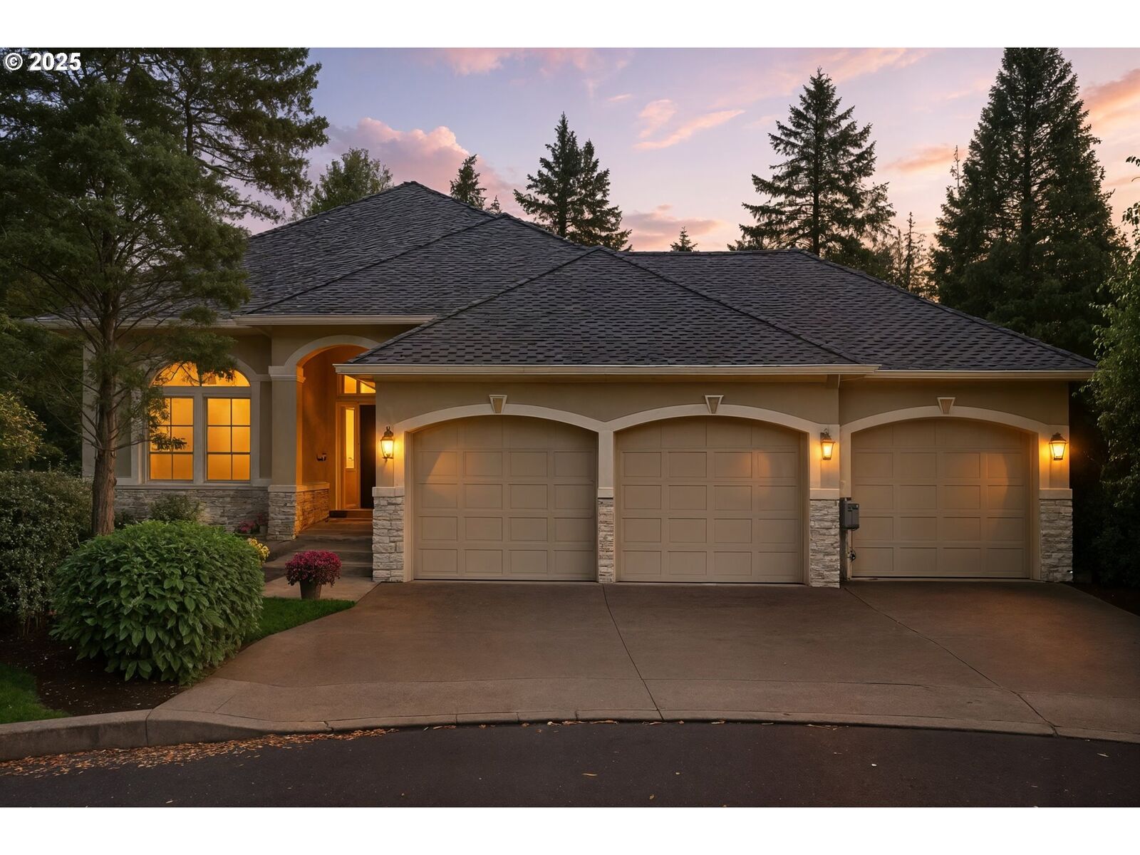 Property Photo:  1109 NW Frazier Ct  OR 97229 