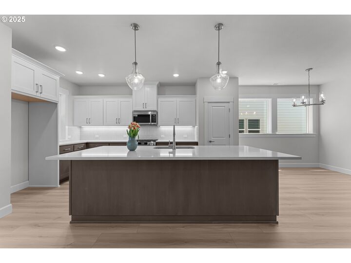 Property Photo:  16401 SW Cambridge Ln  OR 97224 