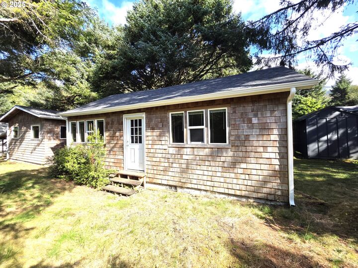 Property Photo:  79906 Greenleaf Rd  OR 97102