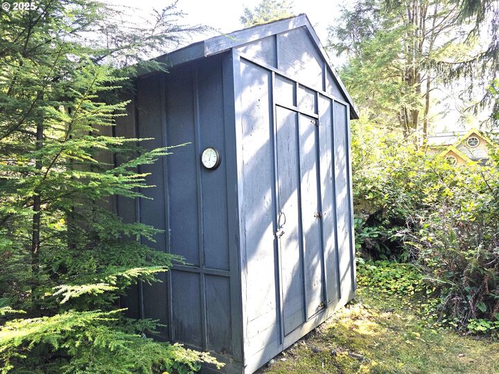 Property Photo: 79906 Greenleaf Rd OR 97102