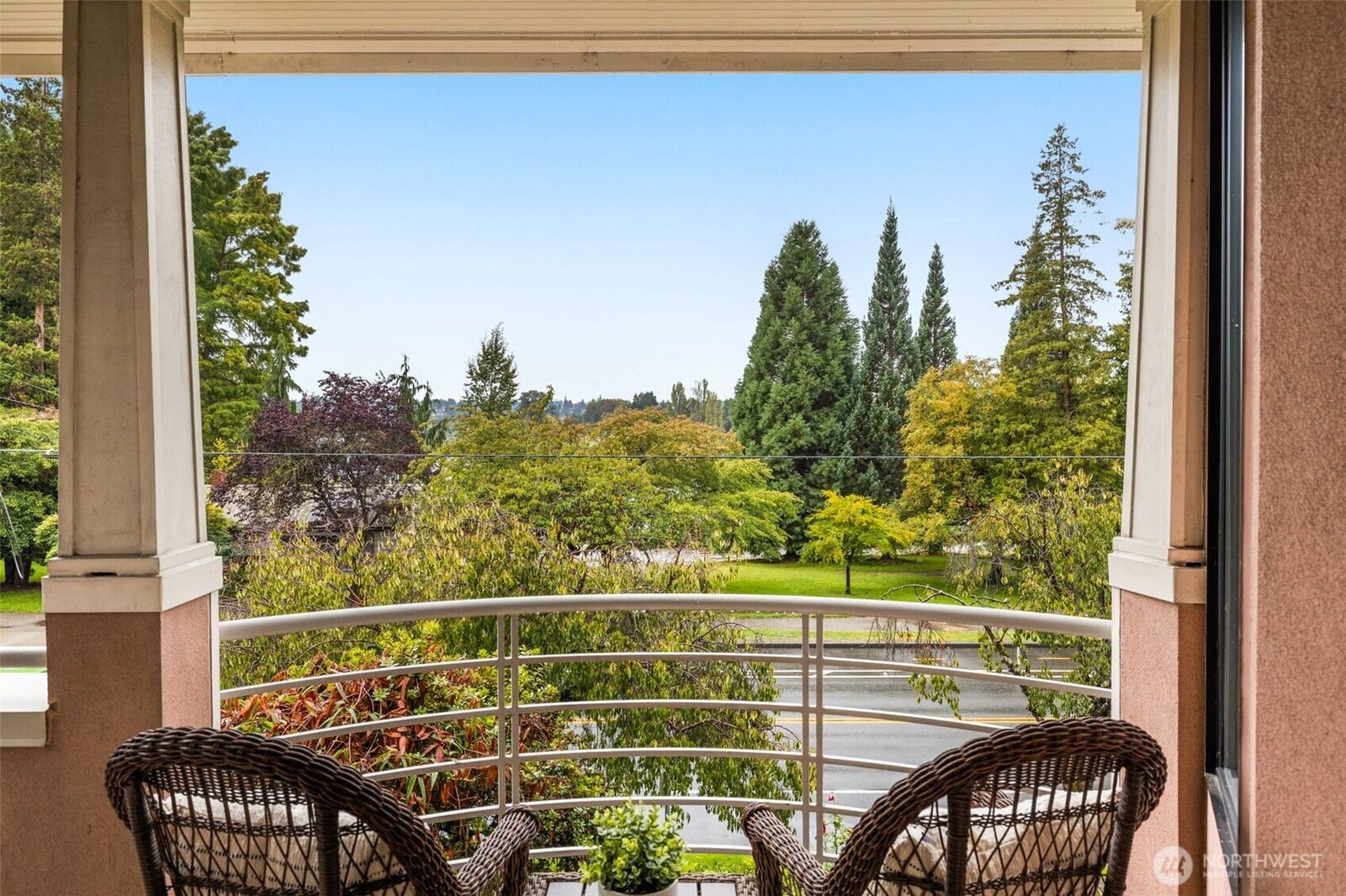 Property Photo: 7700 E Green Lake Drive N D13 WA 98103