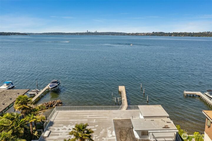 Property Photo:  195  Lake Avenue W  WA 98033 