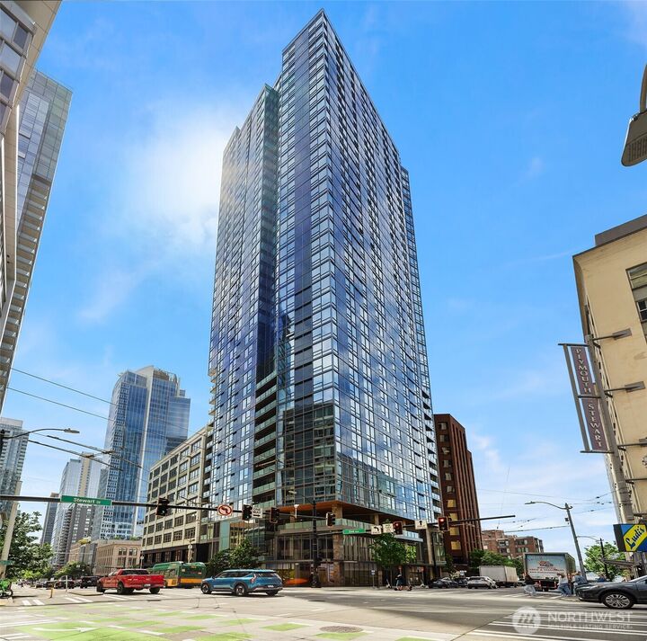 Property Photo: 121 Stewart Street 908 WA 98101