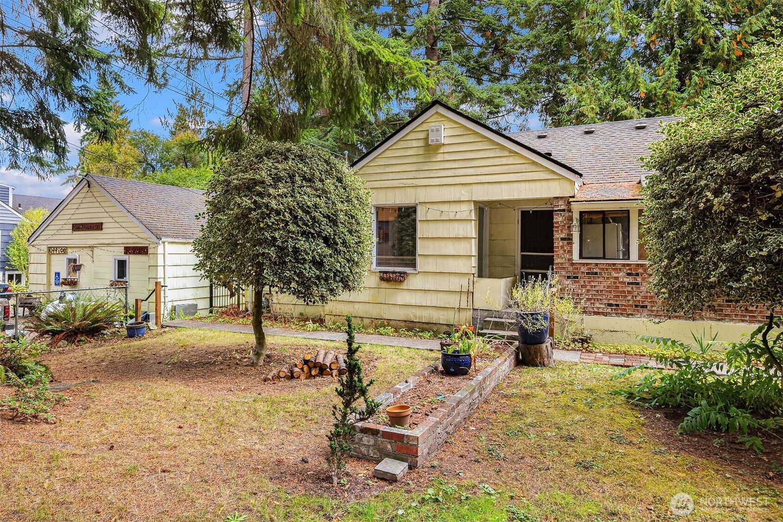 Property Photo:  15010  Ashworth Avenue N  WA 98133 