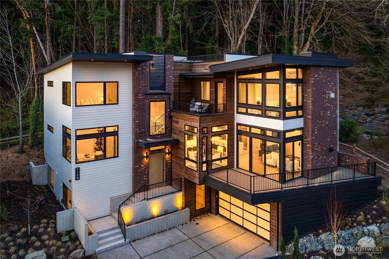 Property Photo:  7128 NE 119th Lane  WA 98034 