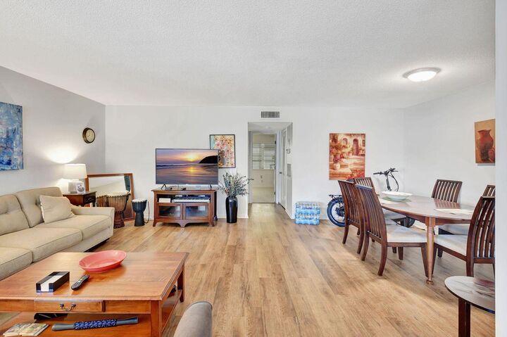 Property Photo:  170 High Point Terrace E Apt B  FL 33445 