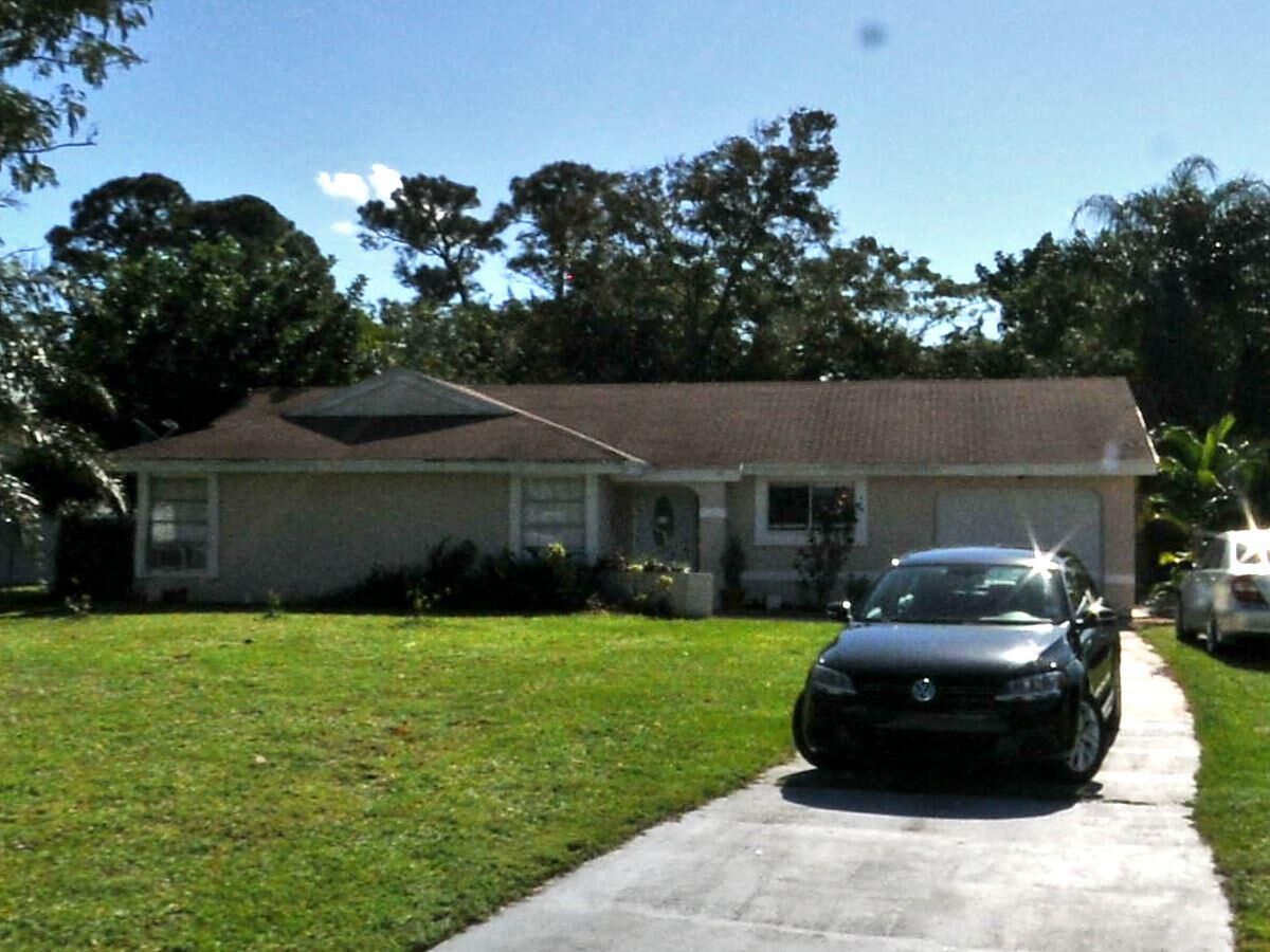 Property Photo:  310 SW Bridgeport Drive  FL 34953 
