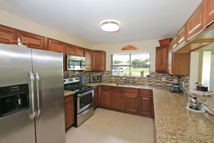 310 SW Bridgeport Drive  Port Saint Lucie FL 34953 photo