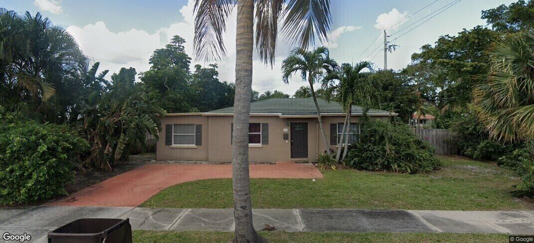 Property Photo:  301 Avila Road  FL 33405 