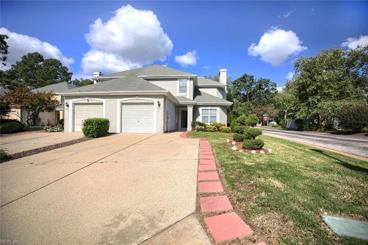 Property Photo: 701 W Willow Point Pl VA 23602