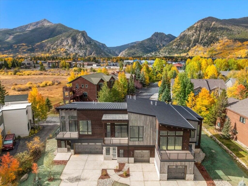 Property Photo:  909 Lakepoint Circle B  CO 80443 