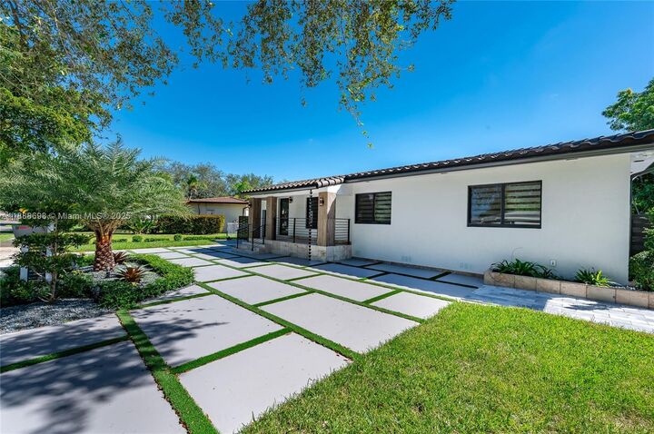 Property Photo: 625 Miller Dr FL 33166