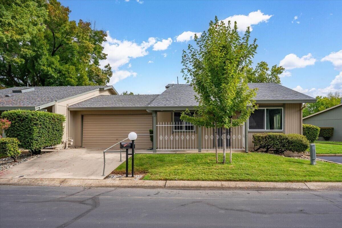 Property Photo: 1818 Del Mar Avenue CA 96003