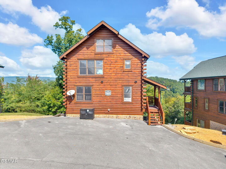 Property Photo: 2835 White Oak Ridge Lane TN 37862