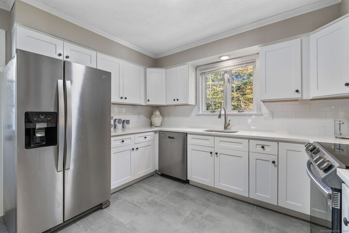 Property Photo:  28 Daleville Road  CT 06268