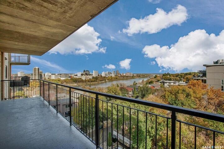 Property Photo:  611 University Drive 707  SK S7N 3Z1 