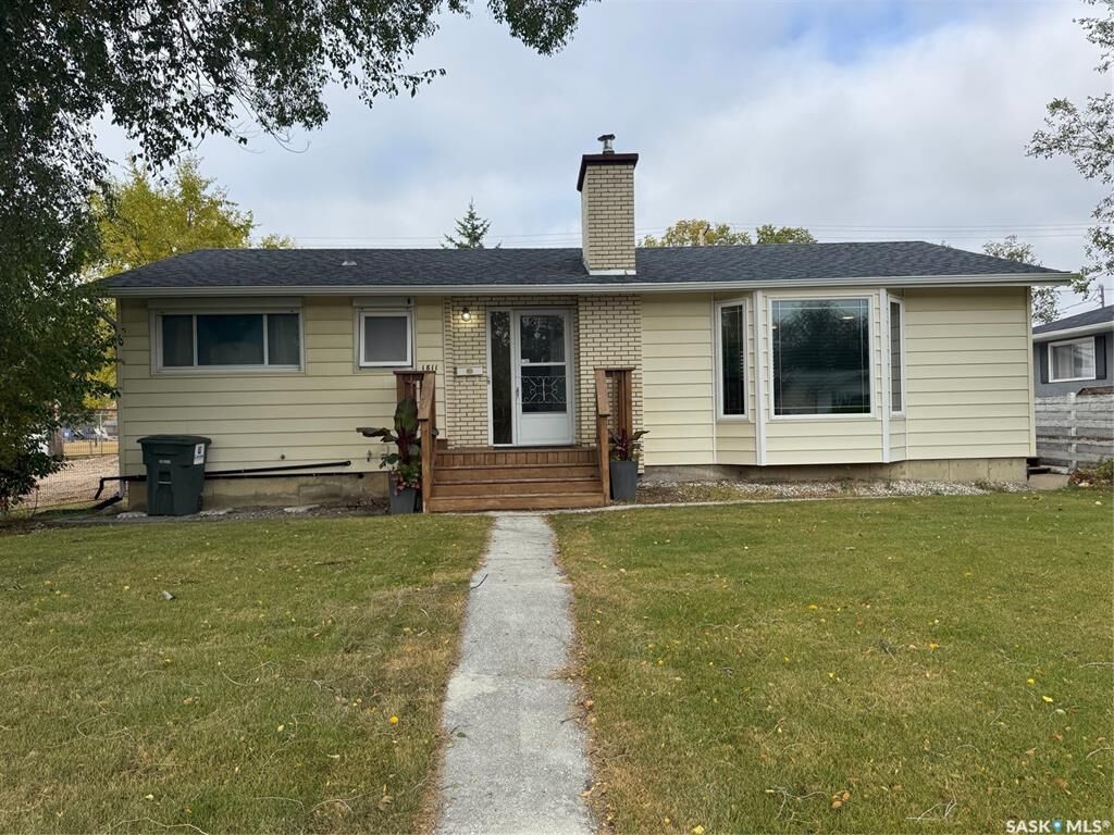 Property Photo:  1811 91st Street  SK S9A 0A6 