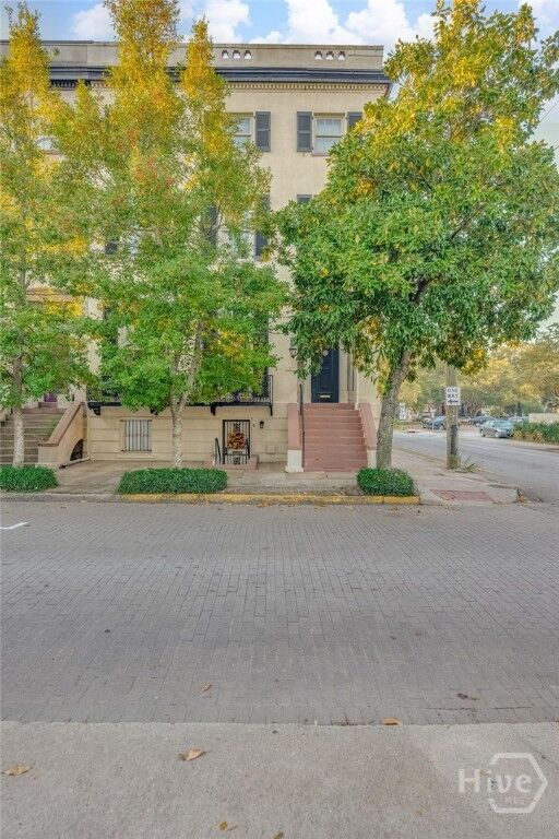 Property Photo:  25 W Perry Street  GA 31401 