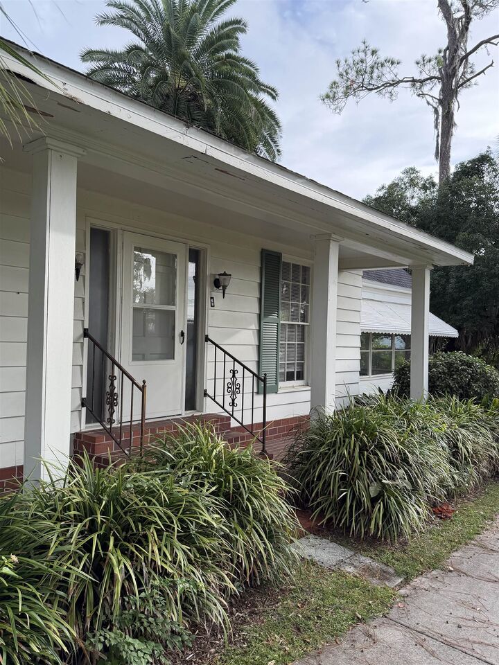 Property Photo:  140 SW Rutledge Street  FL 32340 