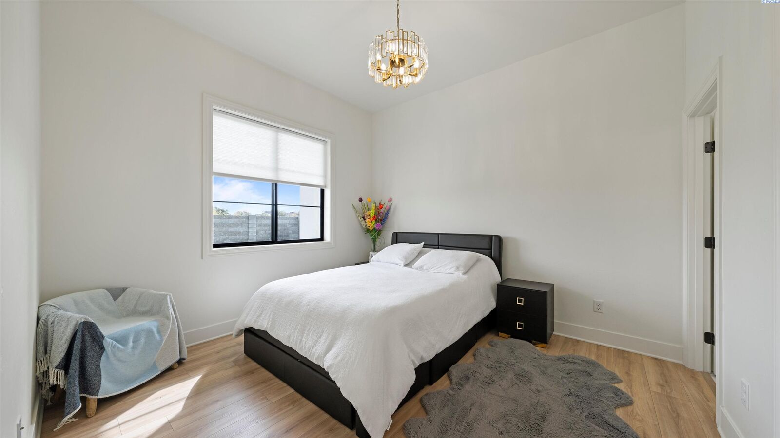 Property Photo: 400 Piper Street WA 99352