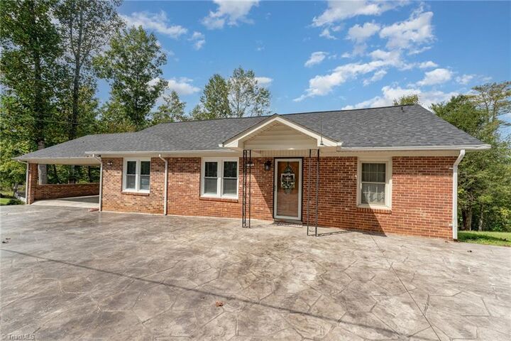 Property Photo:  490 Oakland Drive  NC 28621 